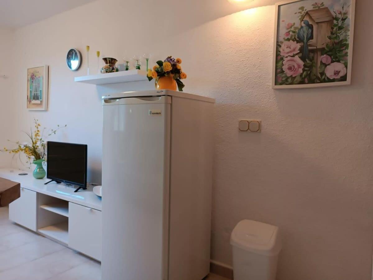 Quaint Ground Floor Apartment With Pool Lb1 Торрев'єха Екстер'єр фото